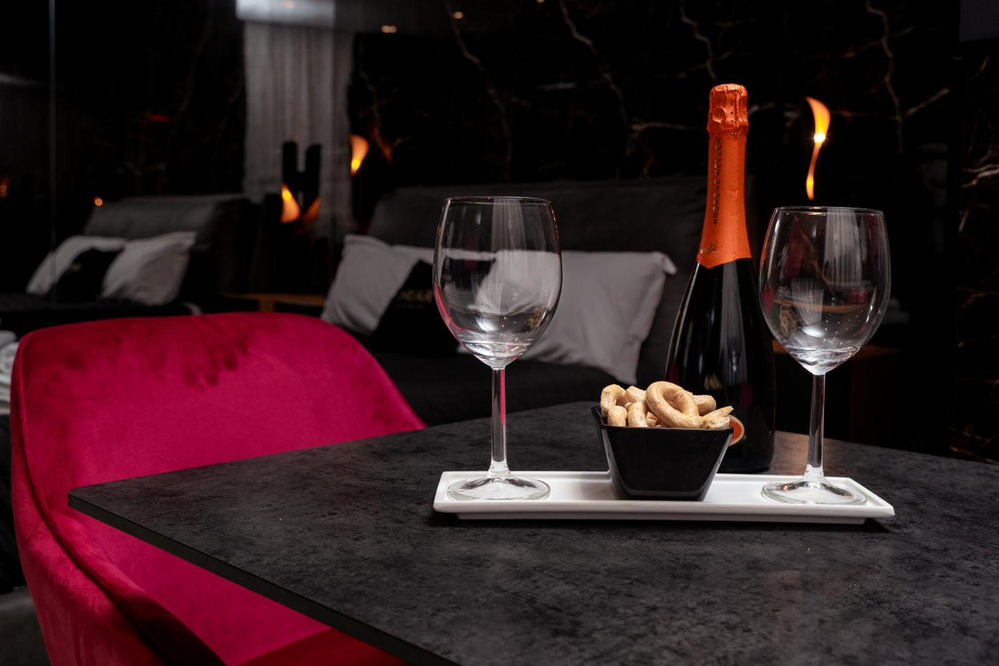 Nuar Suite&Spa — Foto 1